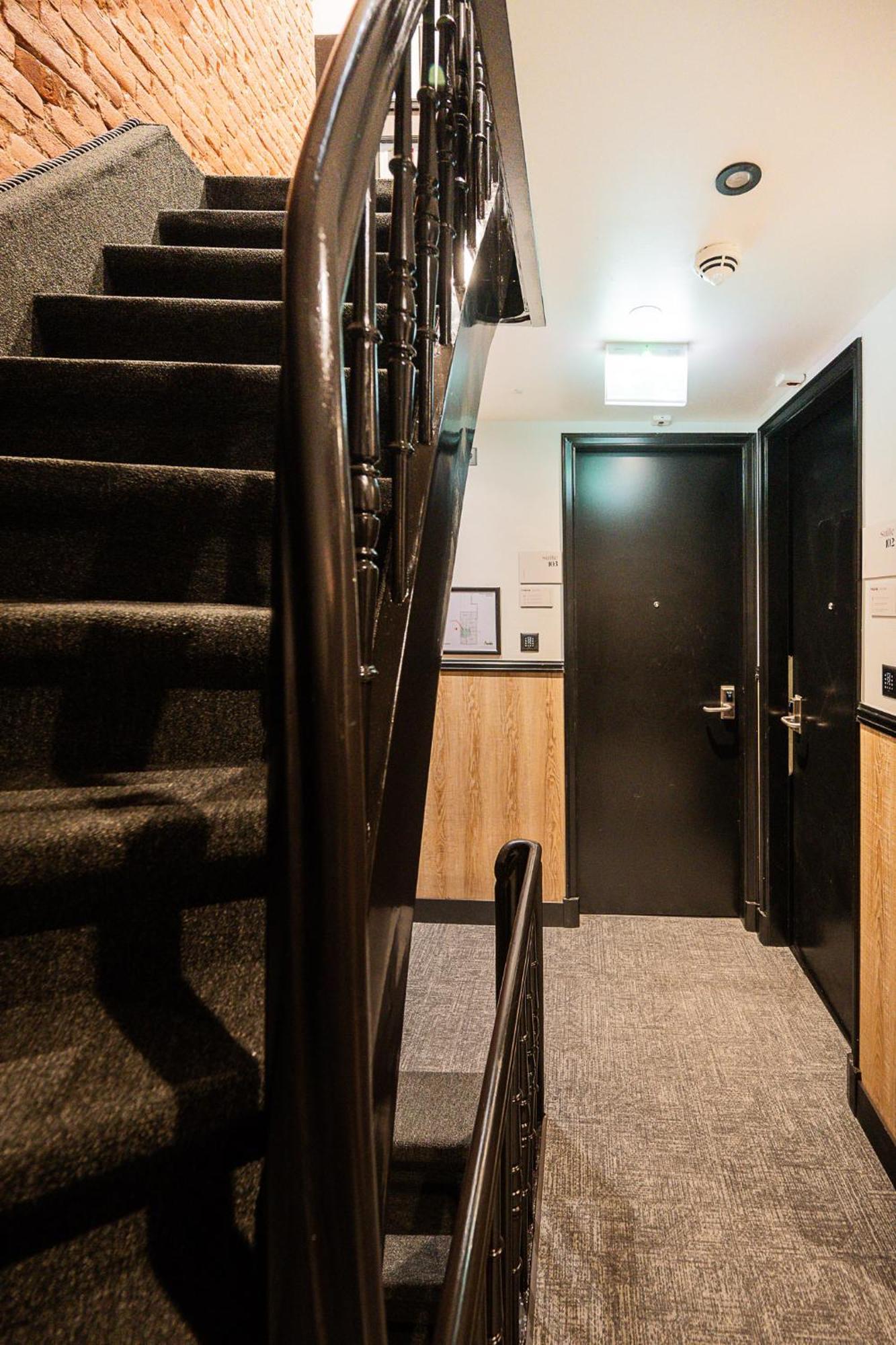 Limehome Amsterdam Leidsekruisstraat ภายนอก รูปภาพ
