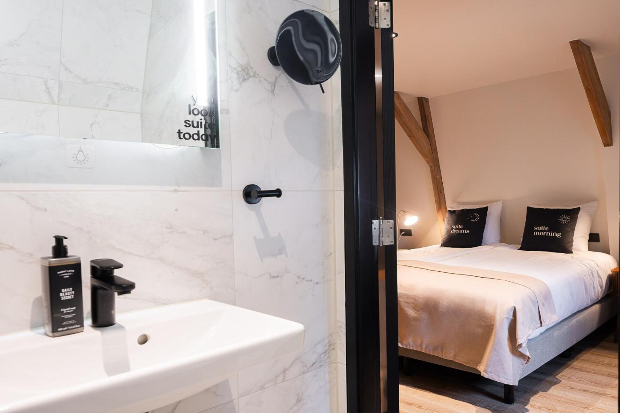 Limehome Amsterdam Leidsekruisstraat ภายนอก รูปภาพ