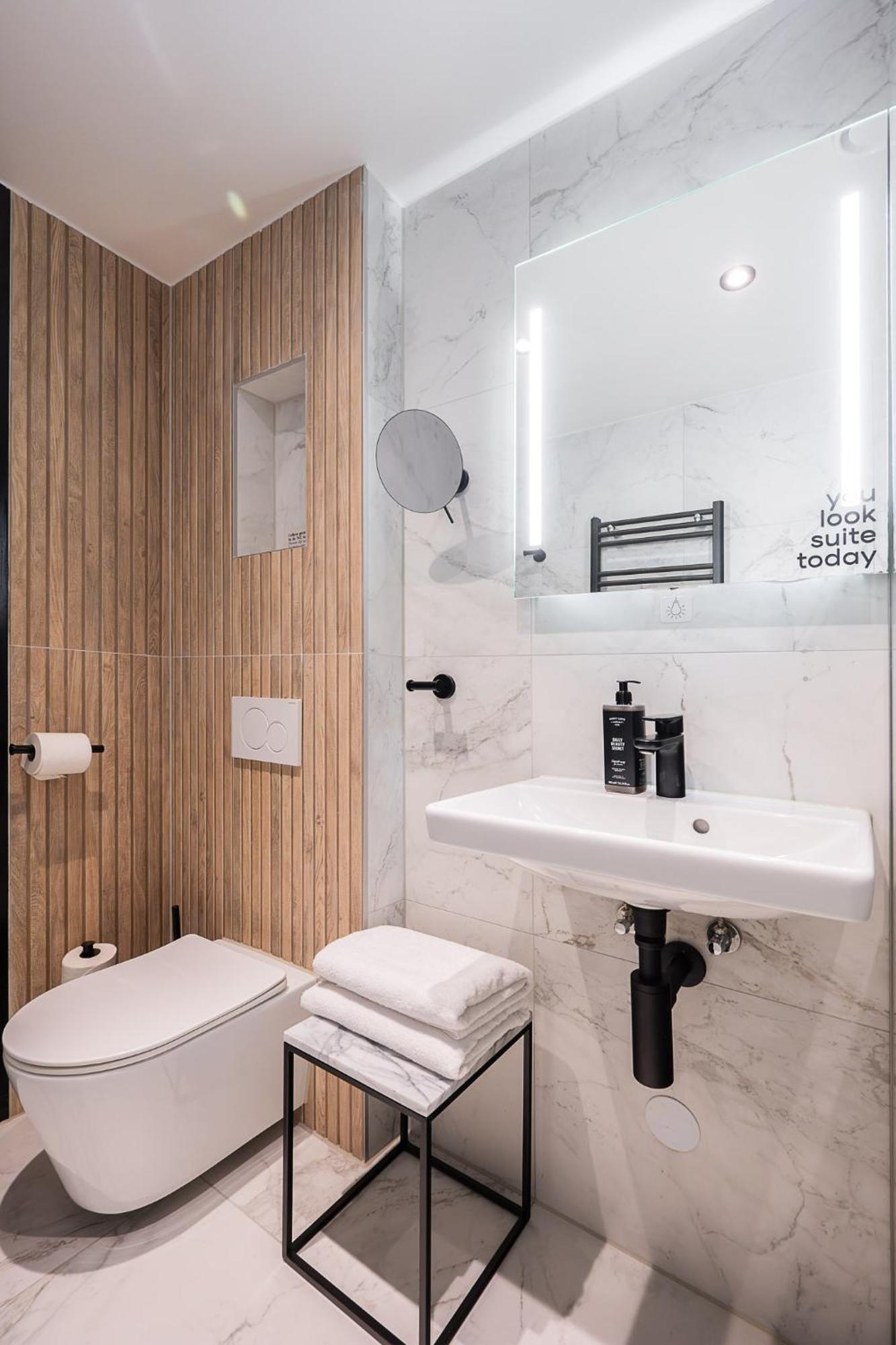 Limehome Amsterdam Leidsekruisstraat ภายนอก รูปภาพ